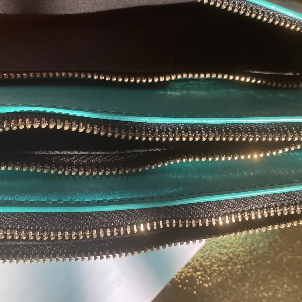 no brand teal wristlet